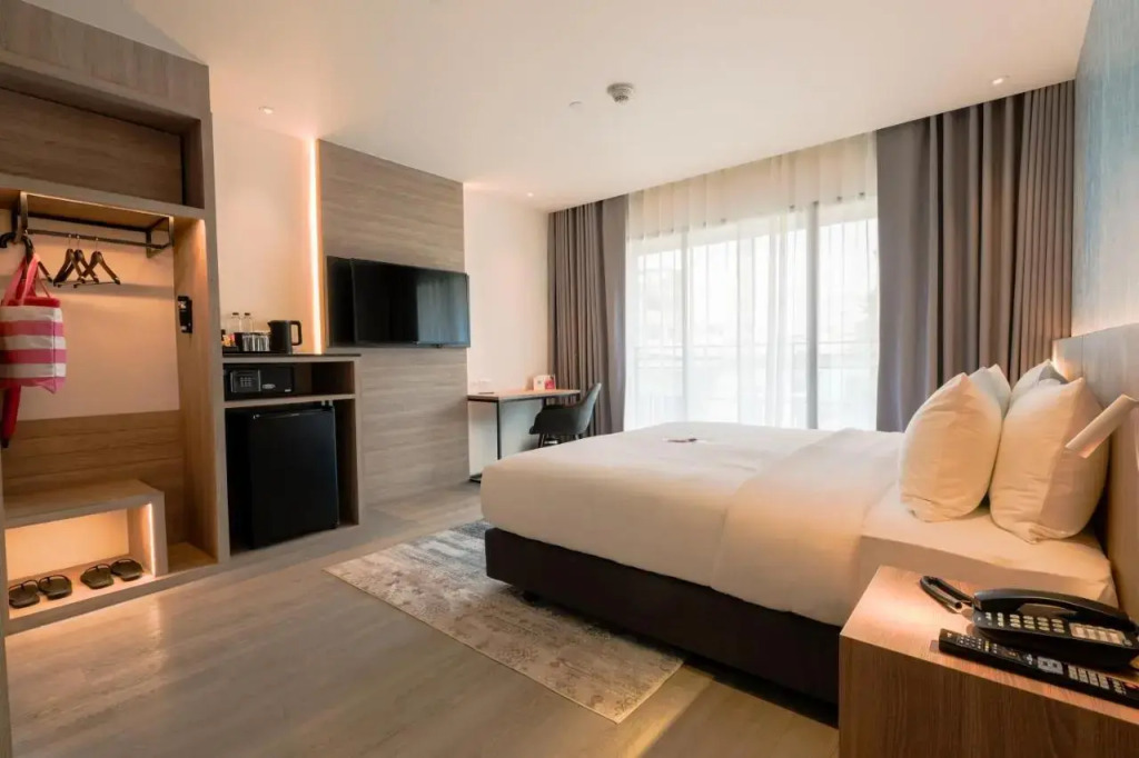 Отель Tara Bangkok Riverside