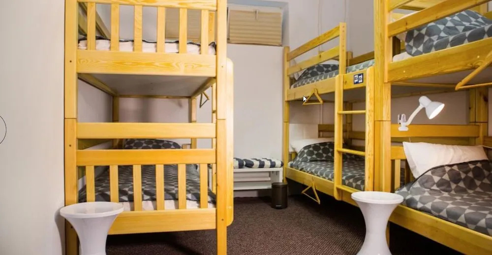 Lowcoaster - Hostel