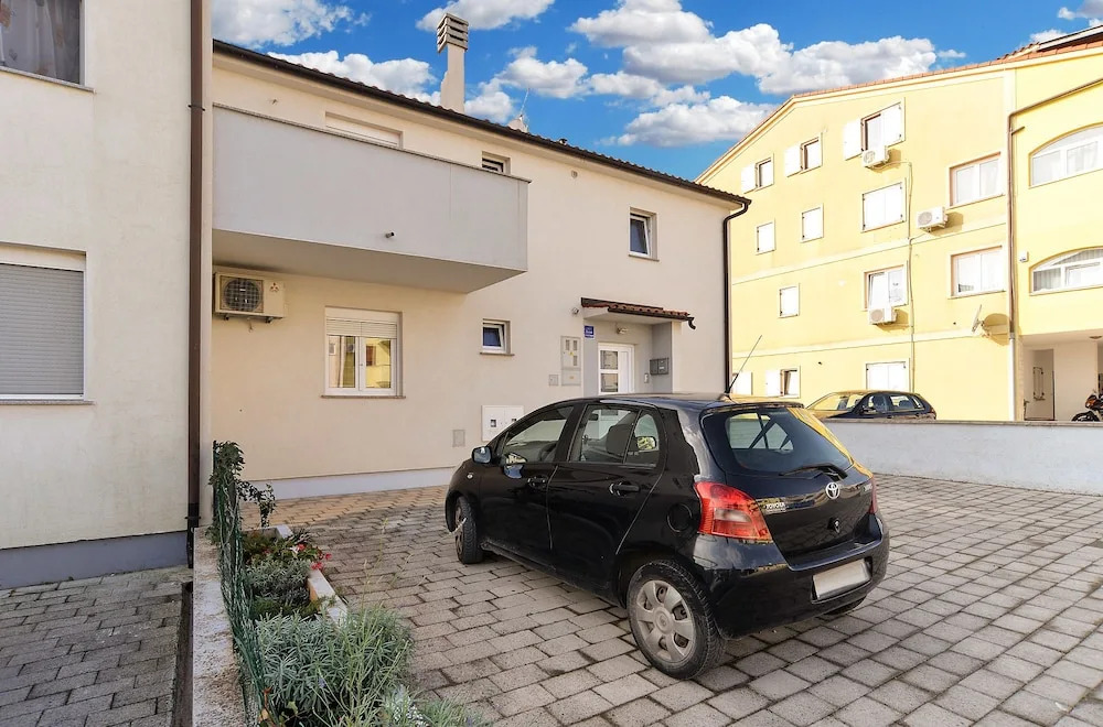 Apartment 1100