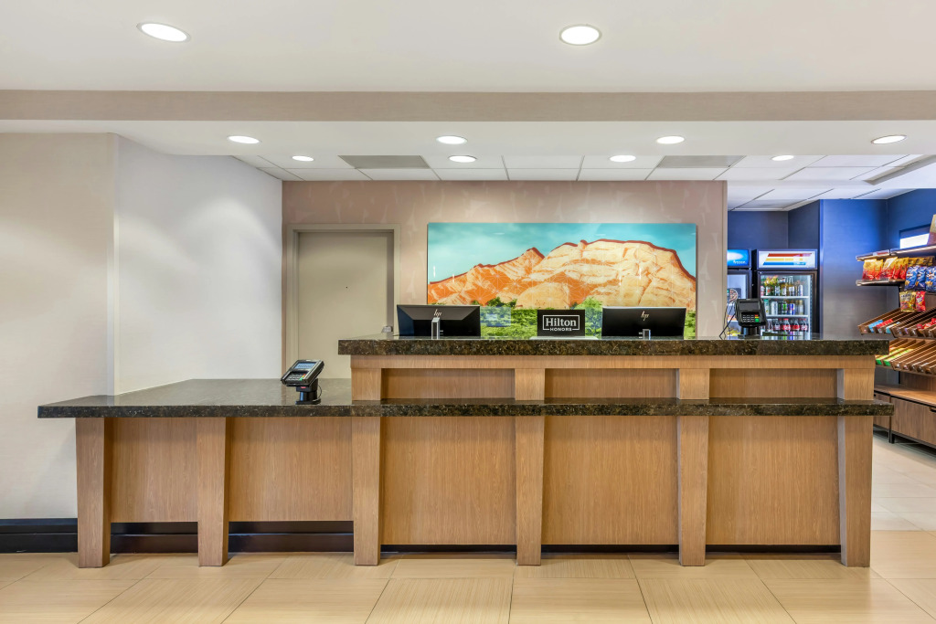 Hampton Inn & Suites Moreno Valley