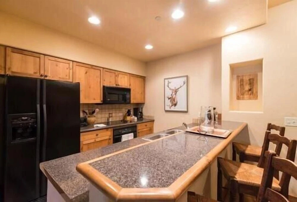 2106 Timberline Lodge, Trappeur's Crossing Apartment 2