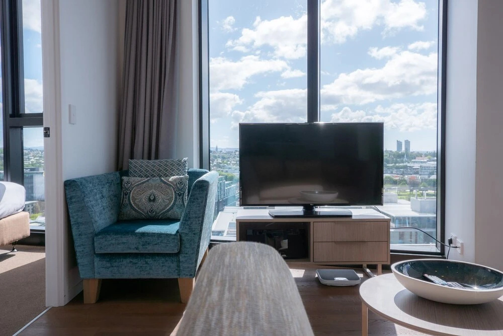 Stunning 2 Bedroom Apartment With City and Harbour Views in the CBD