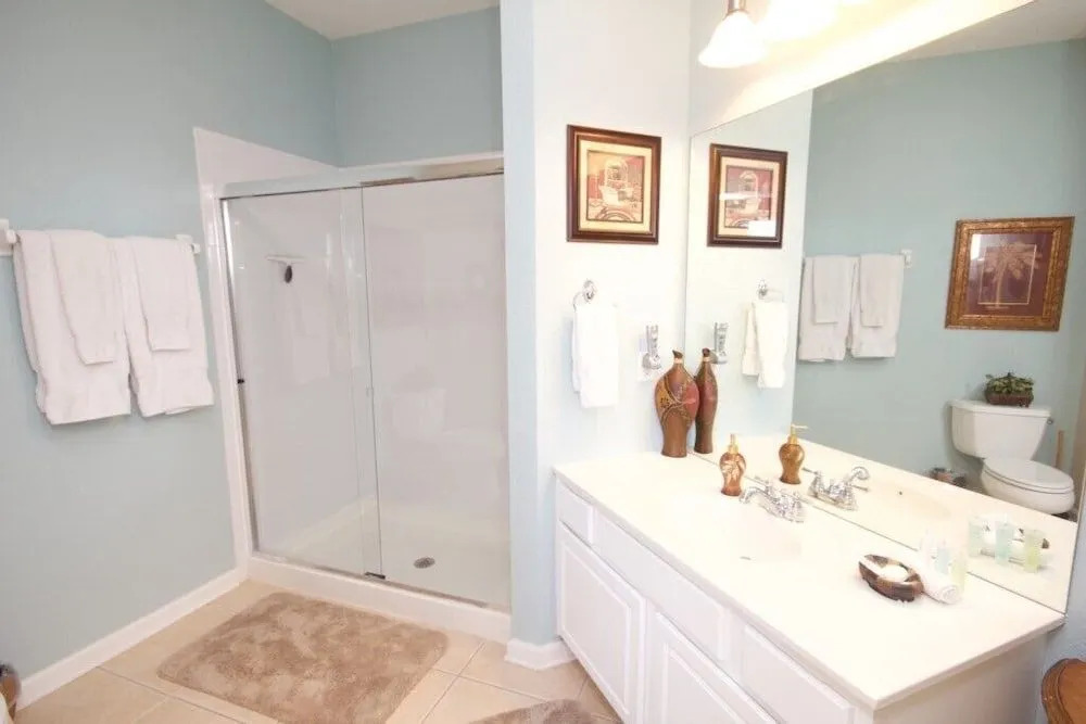 Executive Penthouse 3 Bedroom Condo by RedAwning