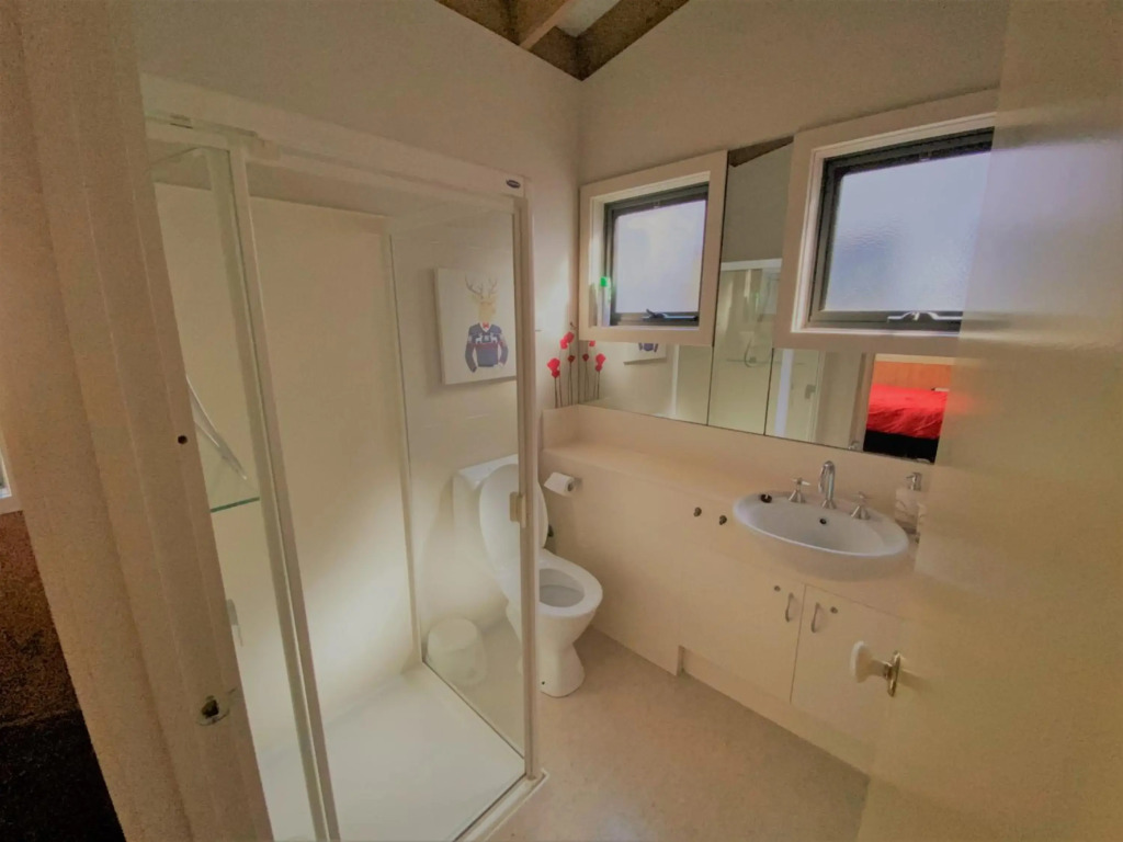 Mountain Retreat Suitable for 2 Families, Sleeps 8