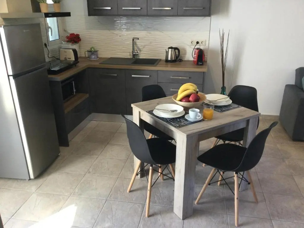 Vladimiros Apartments