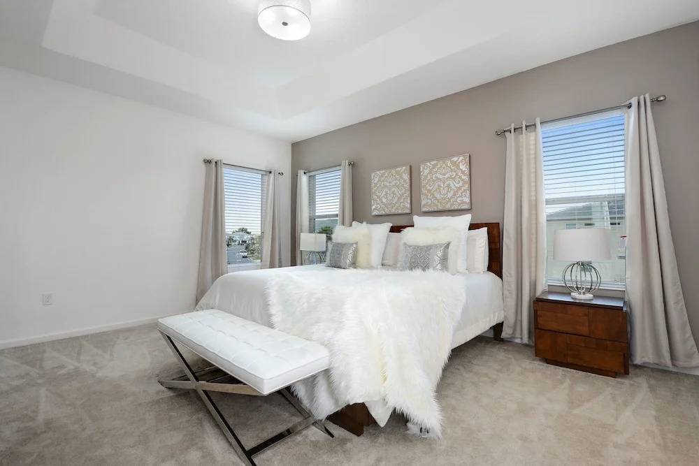 Stunning Vacation Home So3890