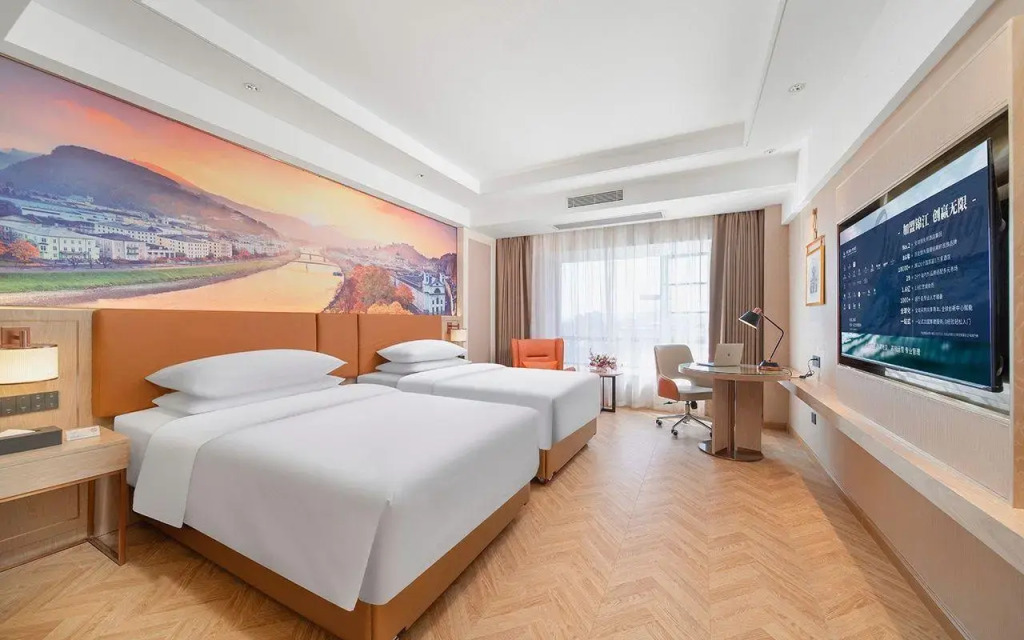 Vienna Hotel (Luofu Mountain Scenic Area High-Speed Rail Station Branch)