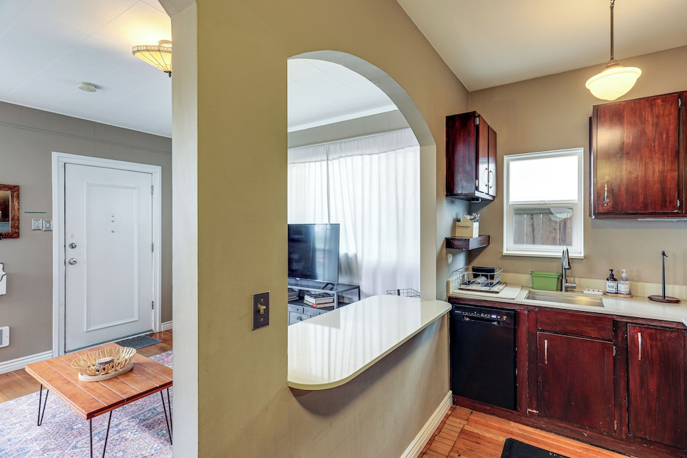 8 Mi to Lumen Field! Walkable Home w/ Fenced Yard