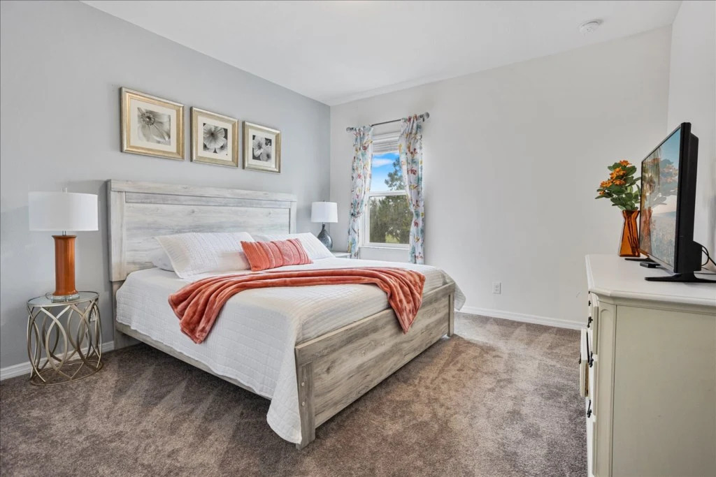 7 Bedrooms 5 Bathrooms Solterra 4035 OL