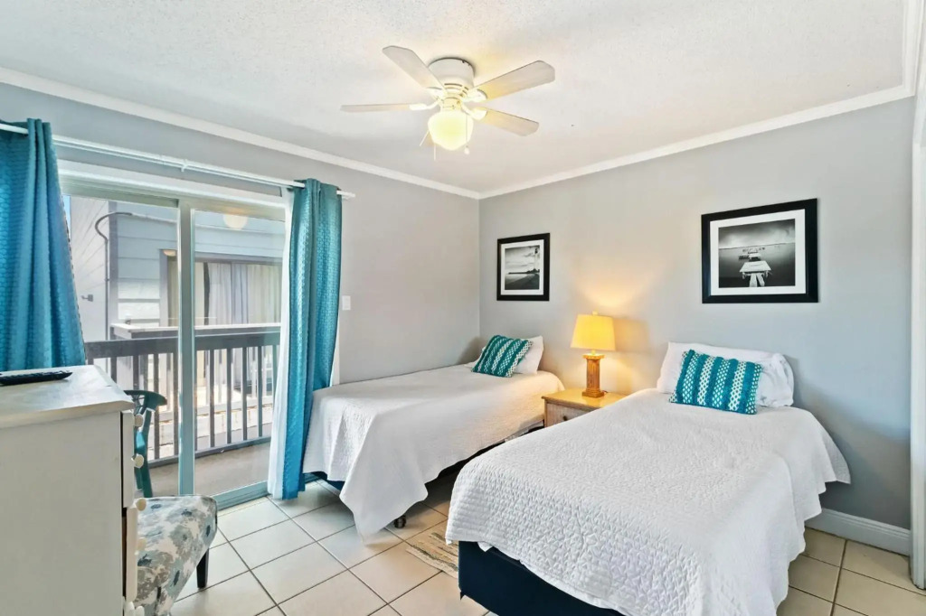 2-Bedroom Condo on Gulf Shores Beach w/Pool