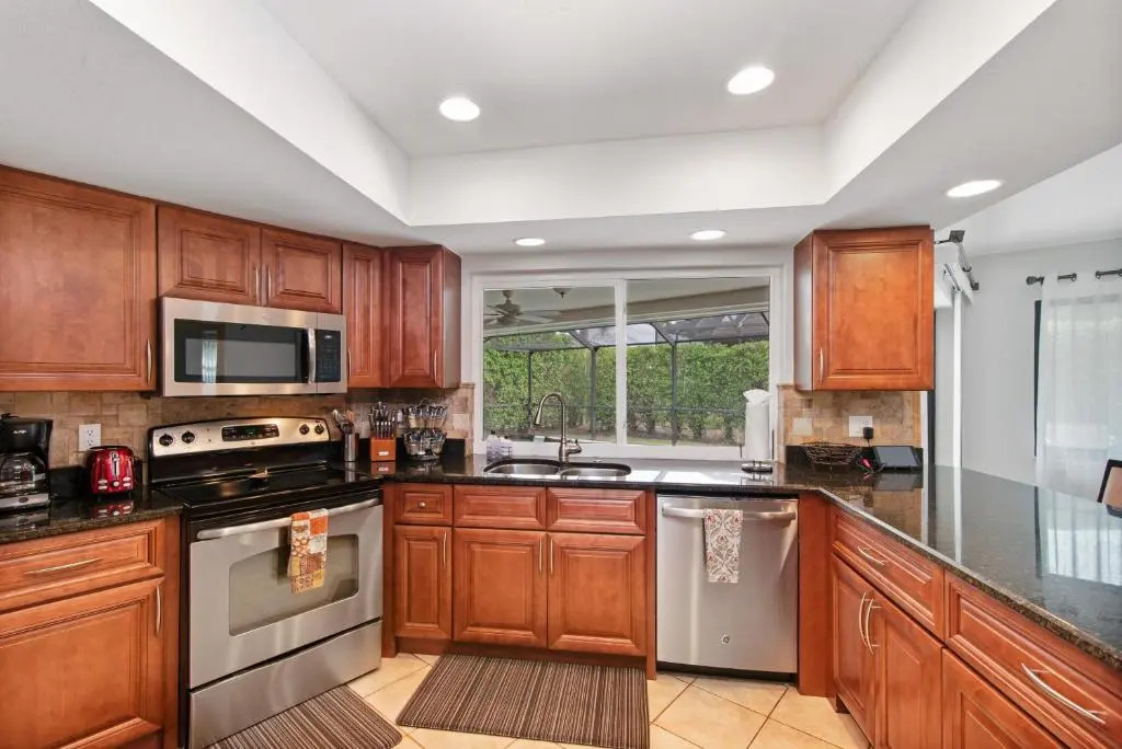 Short Walk to Maple Beach Access I 3/2 w/ Heated Pool
