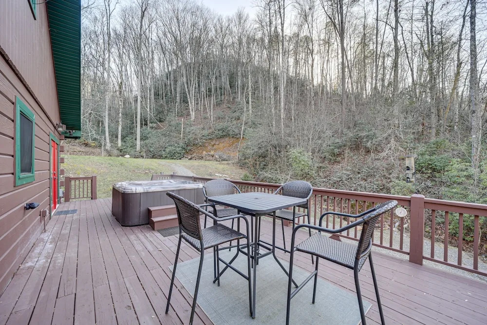 'twin Creeks Lodge' w/ Hot Tub < 1 Mi to Lake!