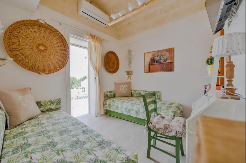 Trullo Albamarina with sea view Pool