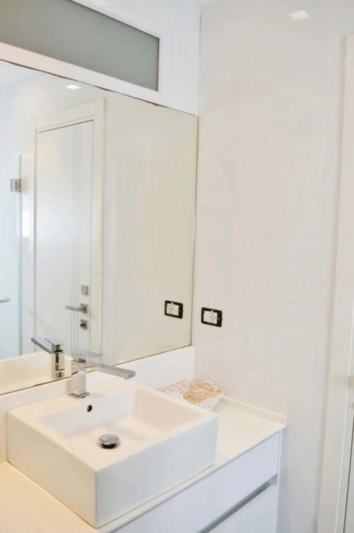 Design Apt 2BR 5 Min from the Beach TL3