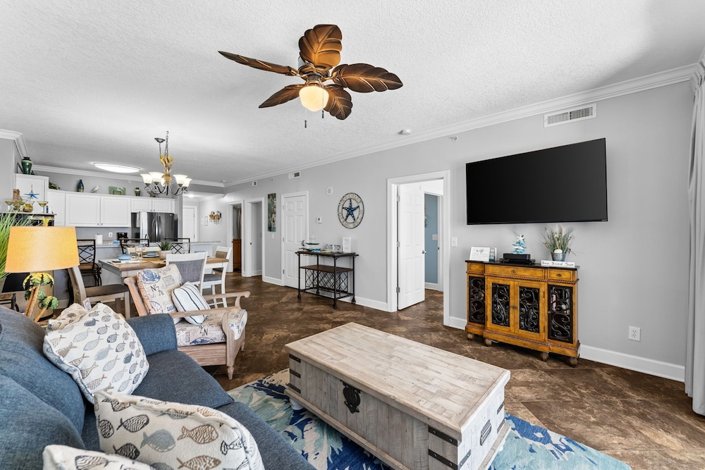 Luxurious Ocean Villa Resort - Gulf Front Paradise with Views