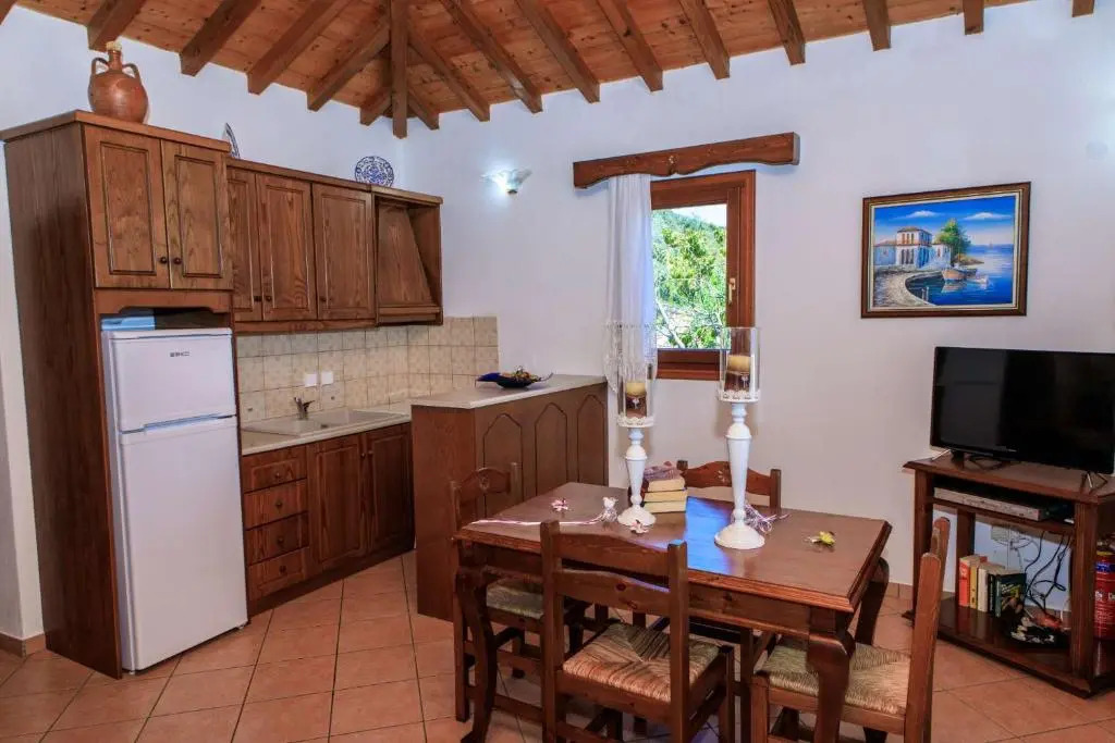 Anatoli Villa
