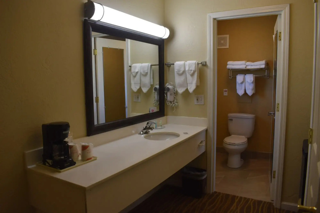 Quality Inn & Suites at Coos Bay