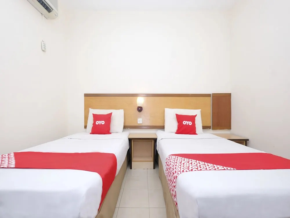 OYO 89968 Sri Sutra Hotel