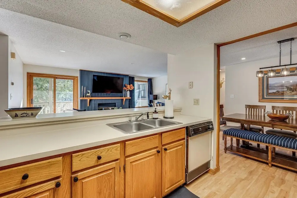 Riverfront Lincoln Condo w/ Patio + Pool Access!