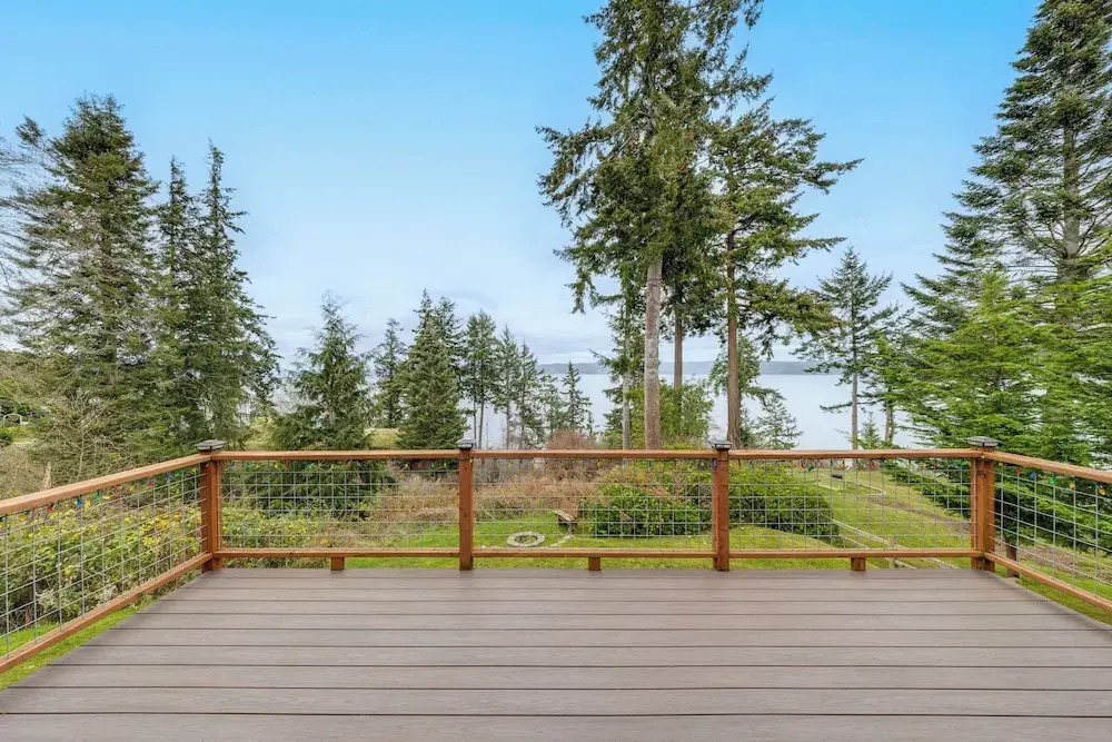 Water Views: Whidbey Island Hideaway w/ Deck
