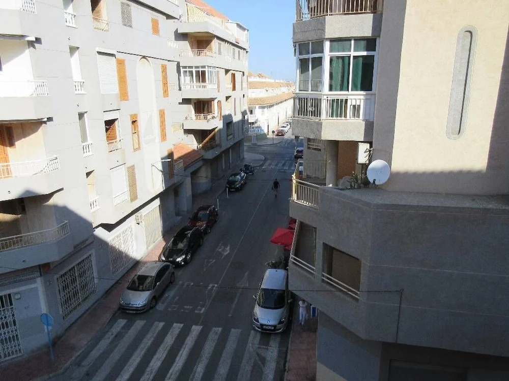 Appartment with swimming pool, quiet and less than 200m from the beach