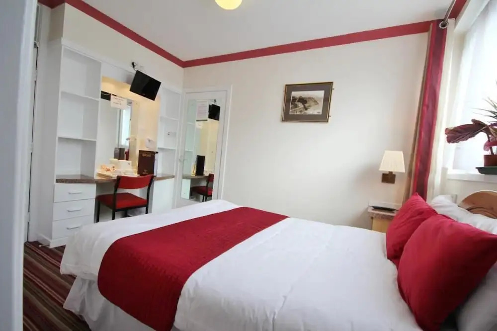 Brig Inn Hotel