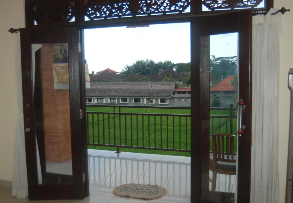 Adi Santia Bungalows