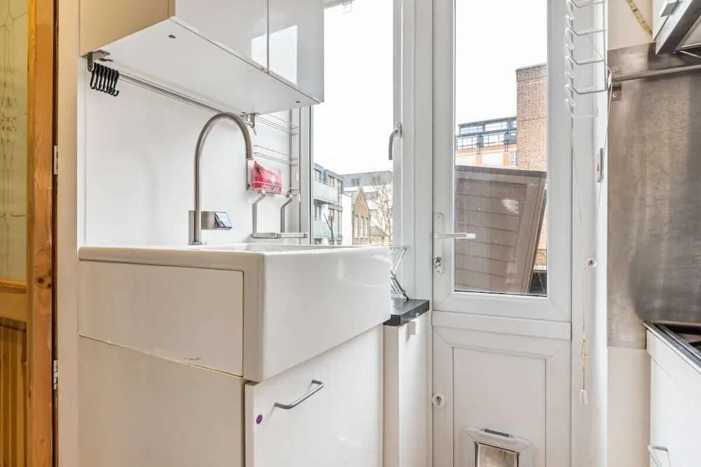 Modern Studio With Terrace in Marylebone