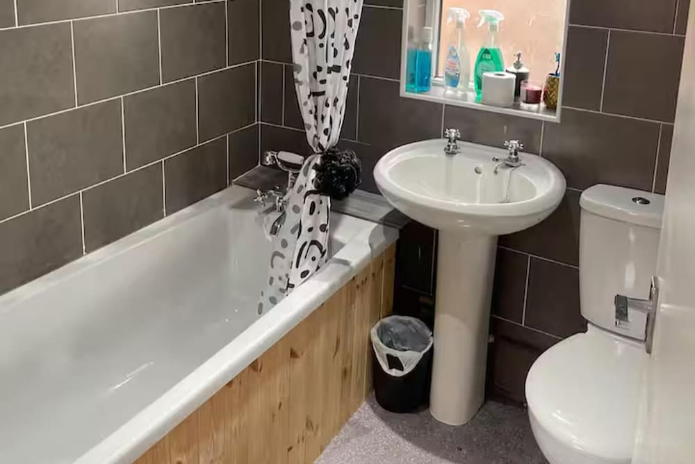 1-bed Apt, Sleeps 4, Old Trafford Nearby