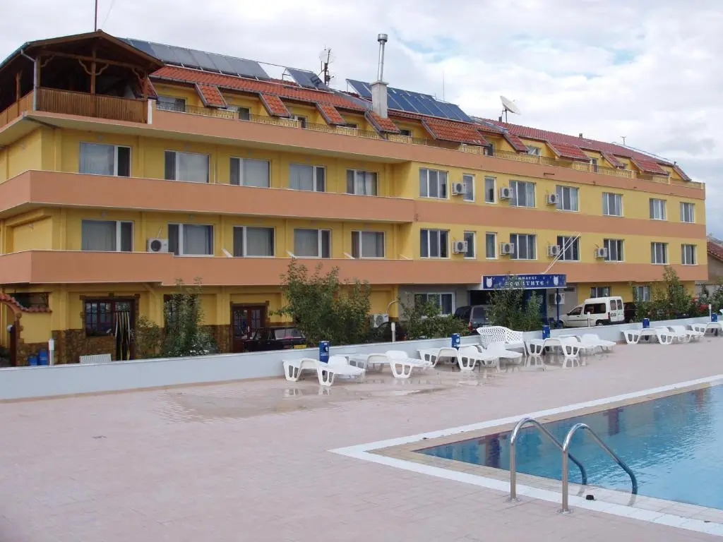 Komitite Complex