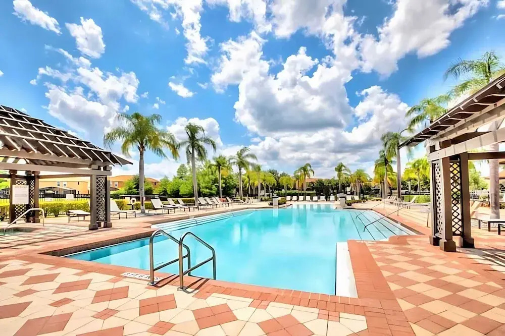 Spacious 4BR Family Townhouseprivate Pool & BBQ
