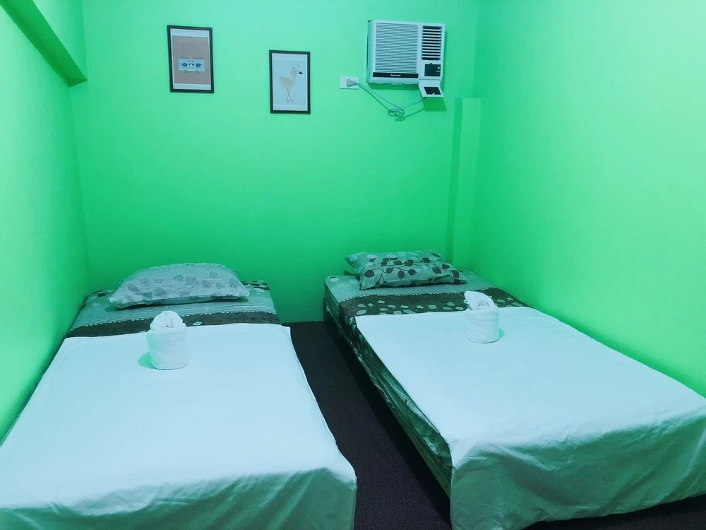 Edam & Ace Hostel Palawan