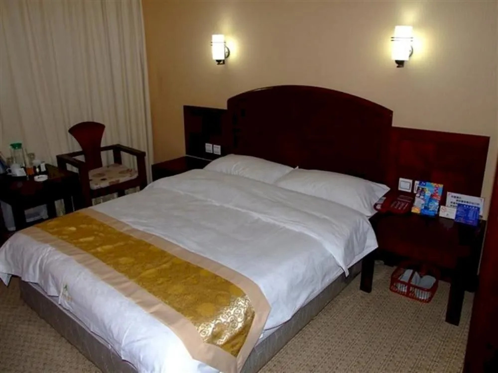 Kunming Jinggu Hotel