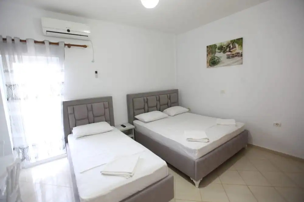 Joni Apartments