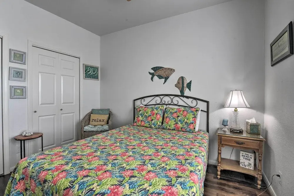 Bayfront Fishing Pier: Galveston Island Home