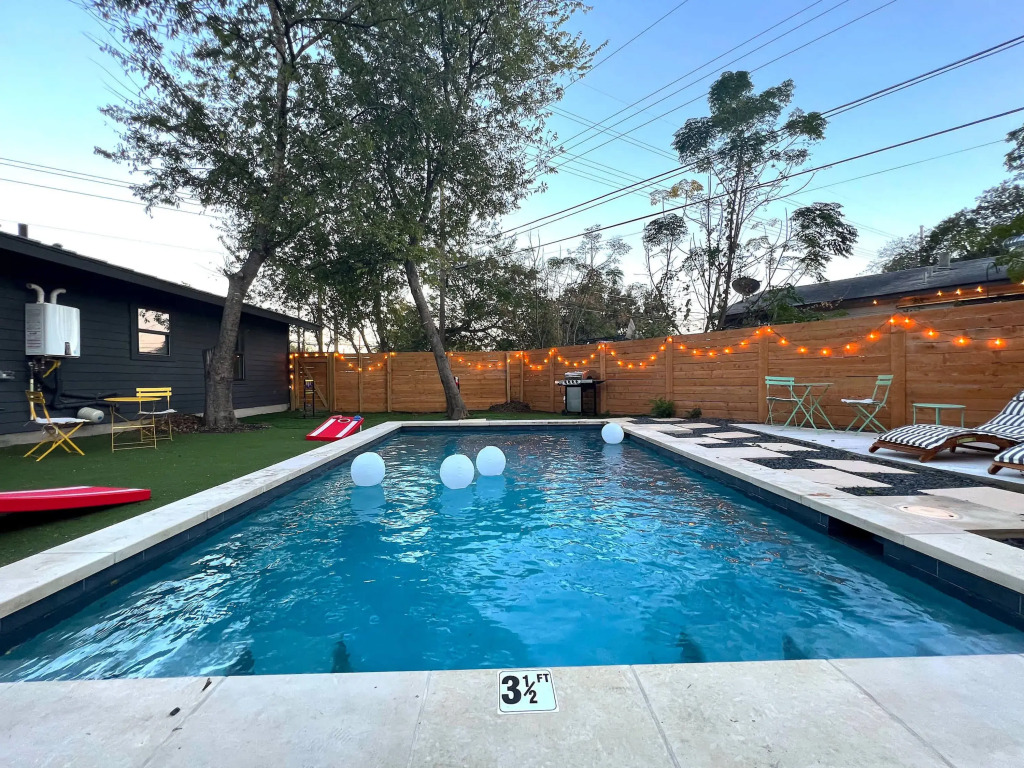 Pool   Hot Tub   7BR 6th Street - 6 min Drive, Austin
