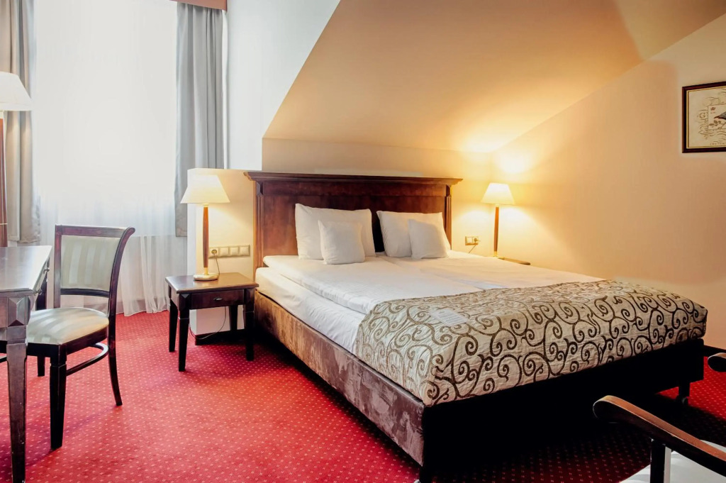 Grand Royal Hotel
