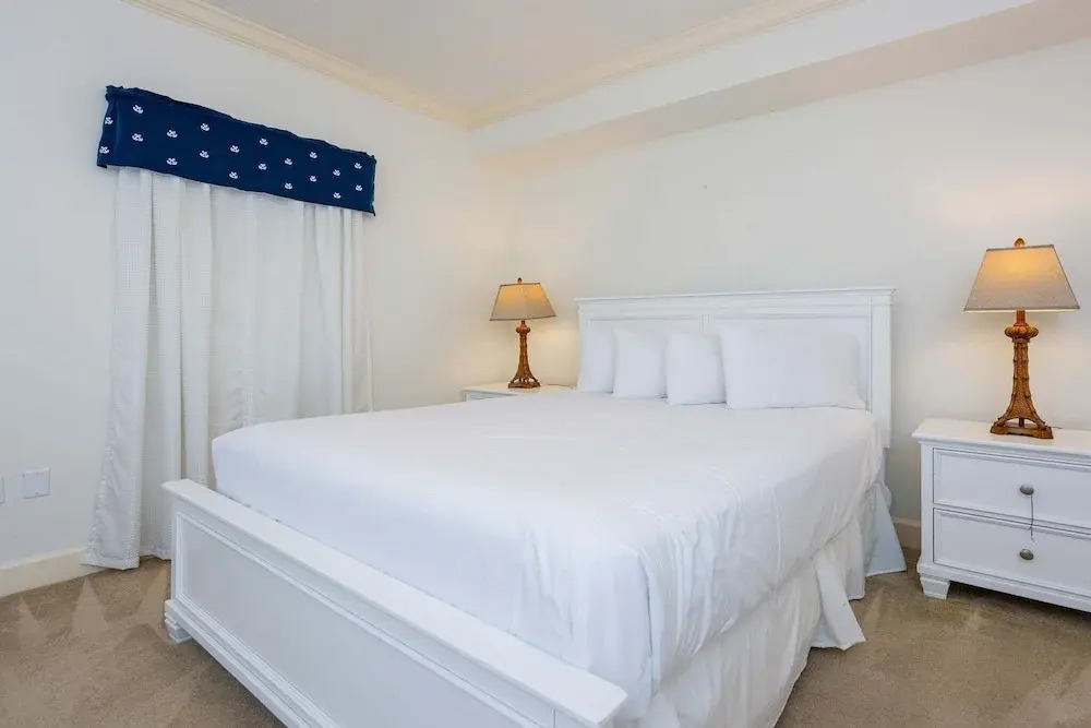 Phoenix On The Bay 1511 3 Bedroom Condo