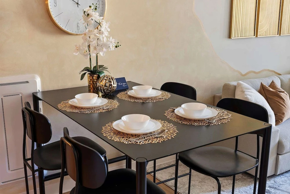 3BD Condo in Printer s Row for Monthly Stays