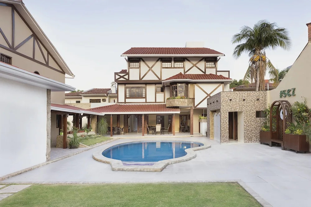 Hotel By Armonía Santa Cruz
