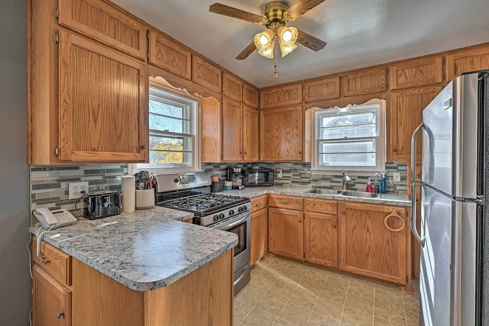 Charming Family Home ~ 4 Mi to Granite Peak!