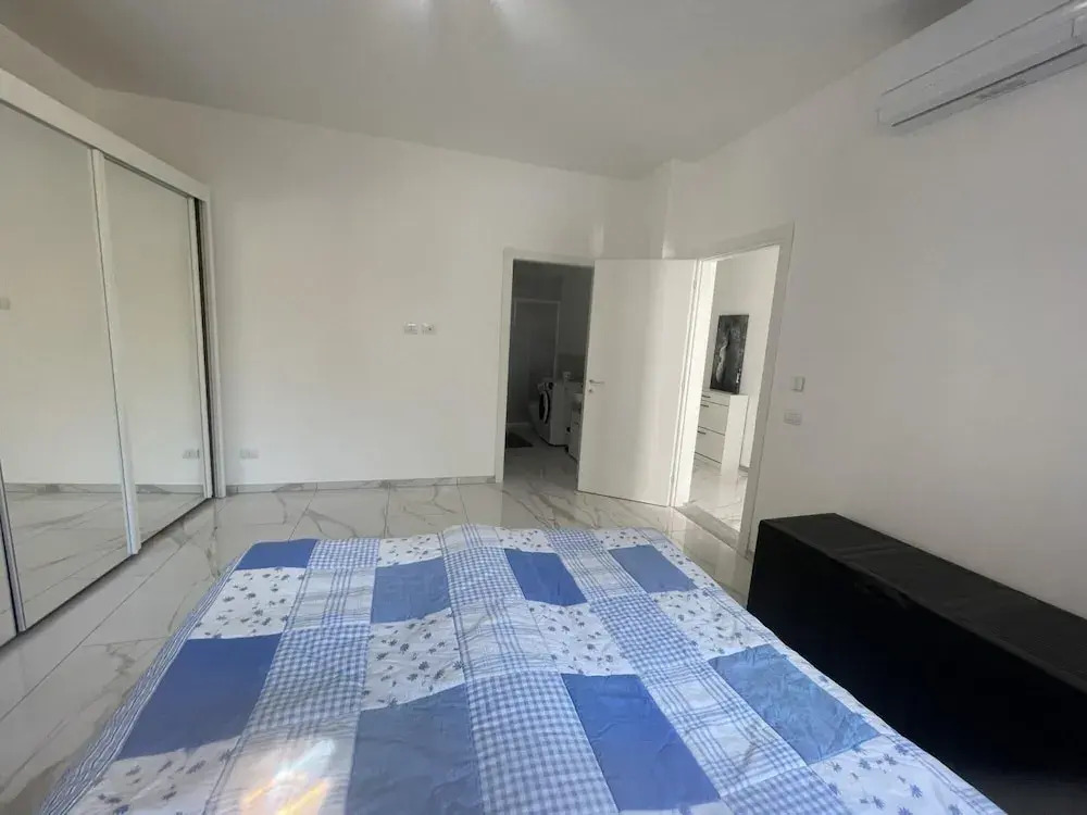 Isole Apartment With Pool and Lake View in Baveno