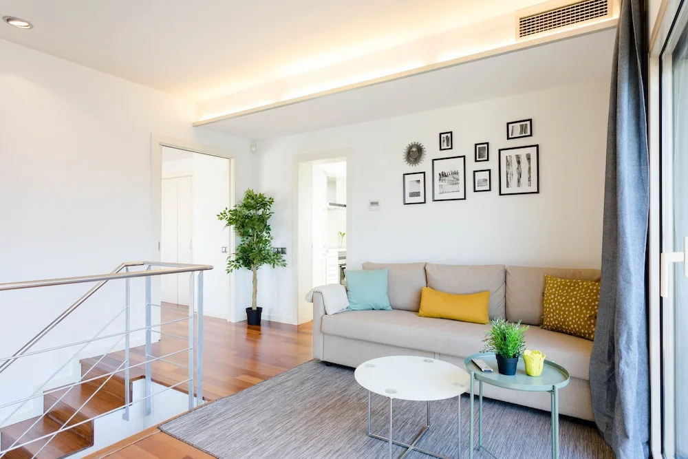 Rent Top Apartments near Plaza de Catalunya