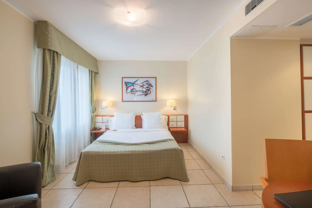 Best Western Plus Grand Hotel Victor Hugo
