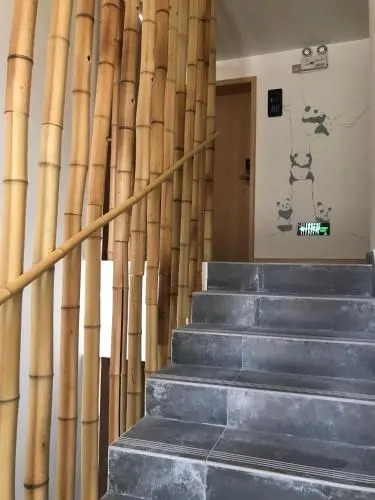 Siguniangshan Tea & Panda Hotel