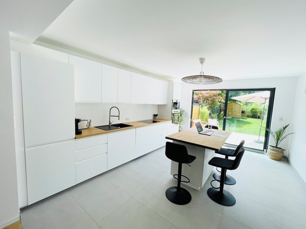 Modern townhouse - Private Garden