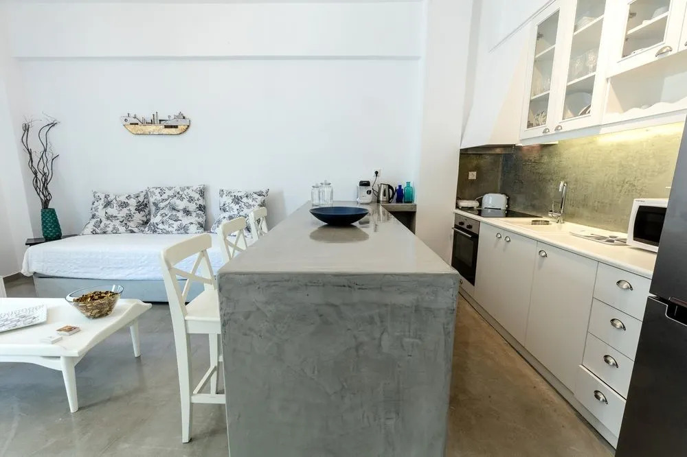Anna's and Argy's Apartments