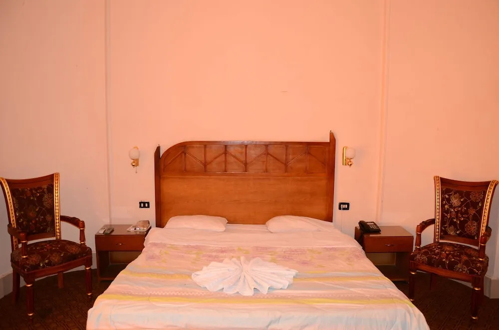 Louris Inn