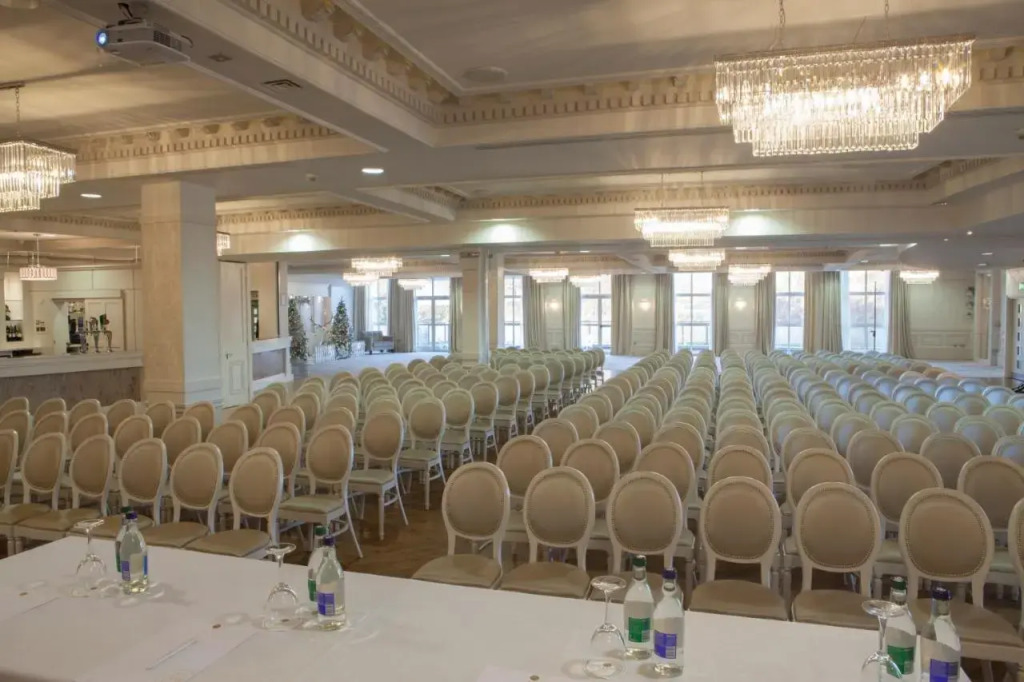 Four Seasons Hotel, Carlingford