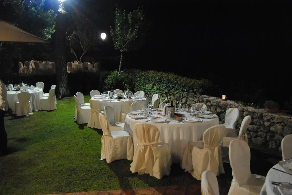 Il Casale villa con piscina e giardino vista mare